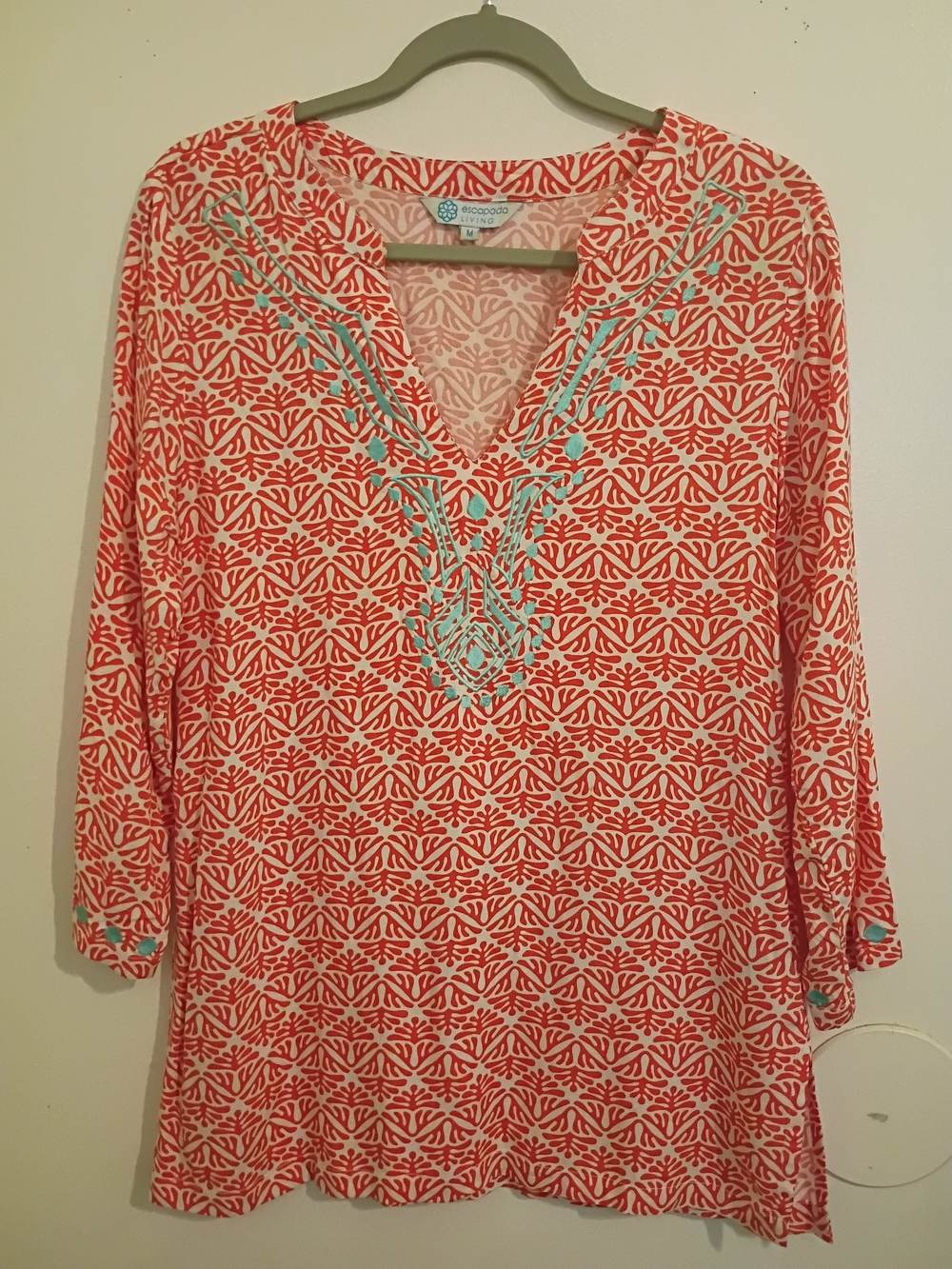 escapada Coral and Aqua Embroidered V-Neck Tunic Sz M